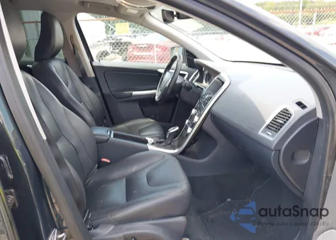 2015 Volvo Xc60 T5/T5 Premier z USA, uszkodzony, nr VIN YV4612RK4F2720418